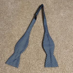 Vineyard Vines black whale print bow tie